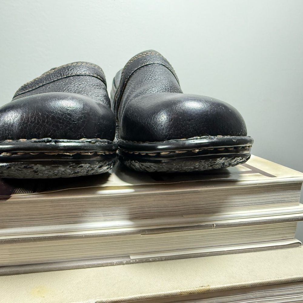 Born Women’s Size 10 Black Leather Slip-On Shoes - Picture 10 of 15